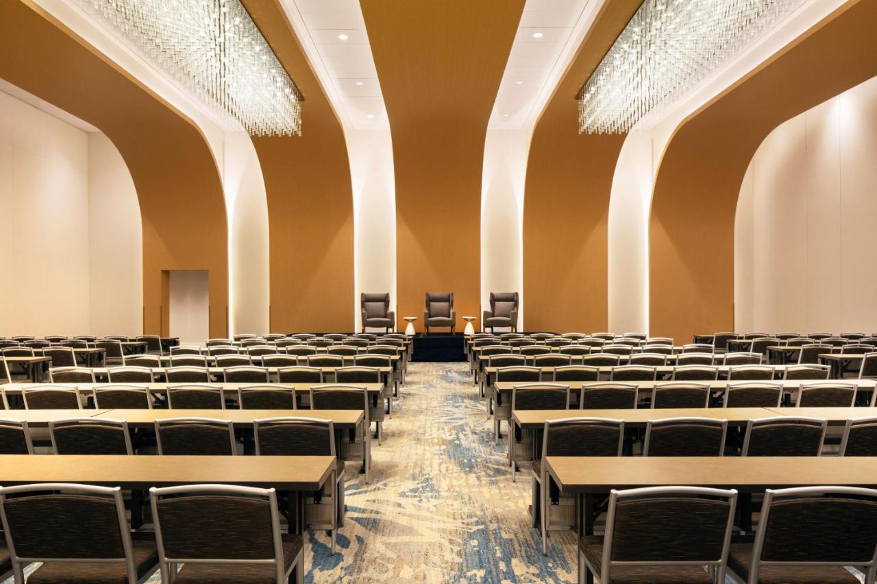 The Westin International Airport Hotel
